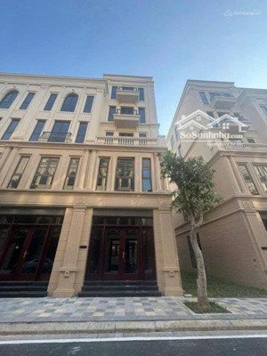 chính chủ - xẻ khe vinhomes cổ loa - đối diện tinh hoa ẩm thực