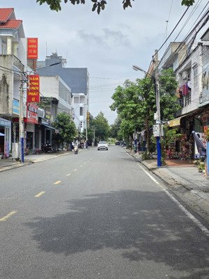 bán nhà mặt tiền kinh doanh kdc vietsing kinh doanh tốt