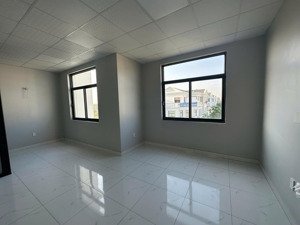 cho thuê mặt bằng tầng 4 vin marina 100m², giá tốt 8tr/tháng