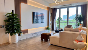 bán căn garden plaza 2 ban công thông suốt, full nội thất cao cấp giá 17 tỷ thương lượng.