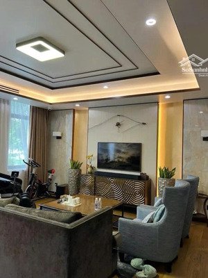 bán biệt thự 3 tầng tại tân cảng, 260 tỷ, 275 m2, uy tín hot!