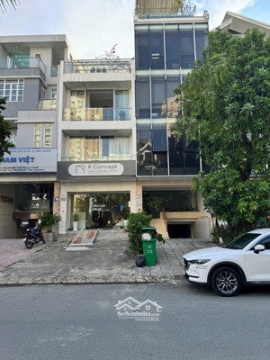 chính chủ cần bán gấp căn nhà phố mt nguyễn q đức 3 lầu nhỉnh 30 tỷ