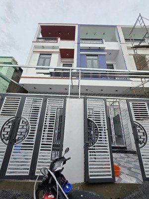 bán nhà giá rẻ ngay ngã tư bình chuẩn