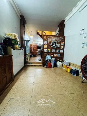 nguyễn văn huyên - cầu giấy - phân lô ô tô - kinh doanh - 2 thoáng trước sau.