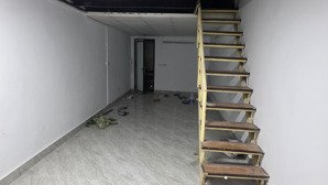 nhà cấp 4. có gác xép ngõ rộng