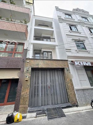 hiếm! chỉ nhỉnh 10 tỷ - hxh năm châu, 4,6x22m 4 tầng ở ngay 10 tỷ nhỉnh