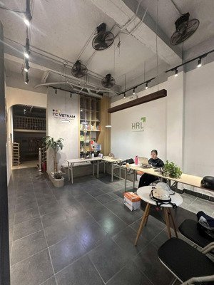 mặt phố đội cấn - nhà 6 tầng thang máy - vỉa hè rộng - ô tô tránh - trung tâm ba đình - kinh doanh