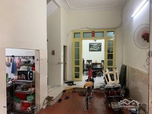 hàng hiếm tây hồ, 10m ô tô đỗ , cách mặt phố chỉ vài chục m, sát hồ tây, an sinh đỉnh .