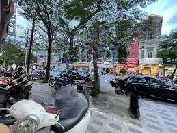 bán nhà mặt phố lạc long quân gần lotte - view hồ tây 180m2, mặt tiền 10m, giá 120 tỷ