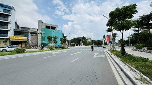 bán nhà đất mặt phố quận long biên diện tích vip 460m2 mặt tiền 25m đường vỉa hè 50m. giá 185,6 tỷ