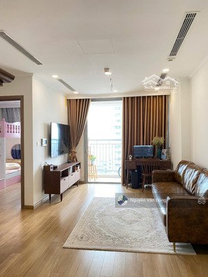 chính chủ cần tiền bán gấp căn hộ giá cực tốt dự án vin gardenia, đầy đủ nội thất đẹp, sổ đỏ sẵn