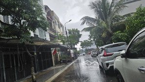 cực hot. bán nhà 3tầng dt93m2 siêu đẹp đường phước trường 9, cách biển 200m. giá chỉ 15,9 tỷ.