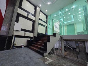 ngang 6m- nhà mới có thang máy mặt tiền số 56 đường 3/2