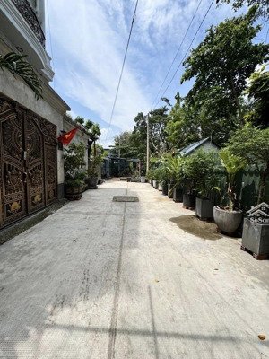 siêu phẩm 4 tầng 1/ đường nguyễn văn quá, đông hưng thuận, dt 114m2 (5 x 23), hẻm xe hơi 5m.