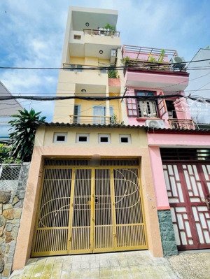 kẹt tiền bán nhà nguyễn văn quá, quận 12. dt 67,5m2(4,5mx15m). 4tầng. sổ chính chủ hoàn công