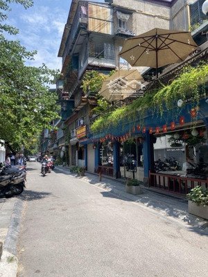 nhà phố cầu giấy. 6t. 48m.14,7 tỷ.phân lô. kinh doanh. ôtô. đường thông. siêu hiếm. phố víp. hiếm.