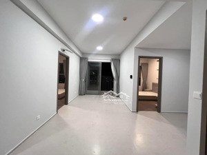 bán căn 69m2 + 8m2 sân vườn + sổ hồng sẵn + giá 3.2 tỷ (102%) + view ngoại khu