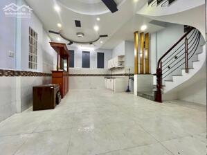 Ô TÔ ĐỖ CỬA, NGANG LỚN 6M, 4 Tầng BTCT 4PN, P3 Phú Nhuận, giá 7.x ty