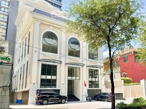 building mặt tiền sử dụng hơn 3.700m2 - cạnh dinh độc lập số 155 nam kỳ khởi nghĩa, quận 1