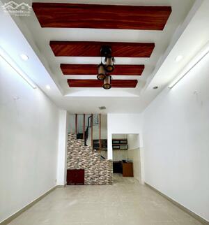 Giảm mạnh còn 5.6 tỷ TL, trệt 2 lầu, 39m2, HXH Ni Sư Huỳnh Liên, P10