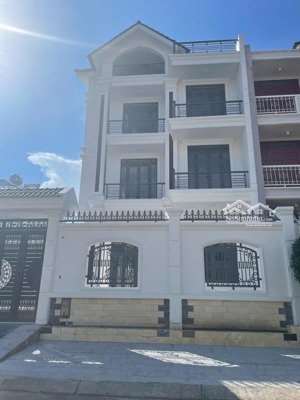 biệt thự 3 tầng bình lợi ven sông sài gòn 10x20,7m (207m2), giá bán gấp 26,9 tỷ