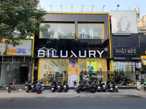 cần bán nhanh nhà mặt tiền ngay bigc nguyễn thị thập - dt: 10 x 60m - hđt: 130 triệu. giá 65 tỷ