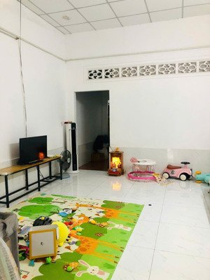 bán nhà vi bằng có kê khai có số nhà đường nguyễn văn quá q12 diện tích : 4x14 nhà cấp 4