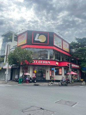 bán gấp nhà góc 2 mặt tiền võ thị sáu - quận 3. dt: 7 x 15m - 2 tầng - hđt: 120 triệu. giá 32 tỷ