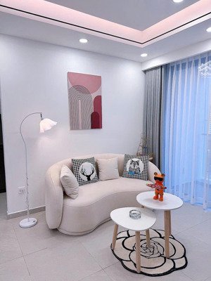 cho thuê căn hộ đẹp tầng cao, view thoáng, 3pn, 83m2, hưng phúc premier. ô xe hầm.