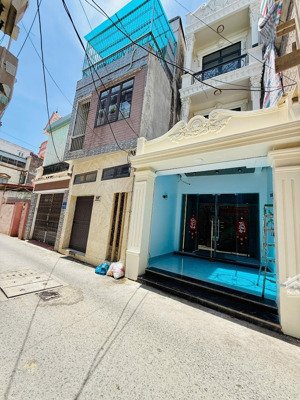 chủ muốn đi nước ngoài lên nhượng lại nhà tại phố an đà