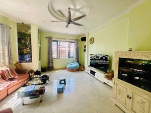 bán nhà ngõ xã đàn 40m 6 tầng lô góc ô tô vào nhà