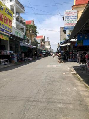 BÌNH HOÀ NHÀ CẤP 4 NGAY CHỢ KINH DOANH DT 200 M2 GIÁ 7,8 TỶ