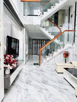 bán nhà 4 tầng, hxh,tại thạnh xuân 47, 6,35 tỷ, 53 m2, 4pn, 5wc, bao đẹp