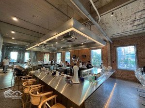 vị trí đẹp, giá siêu tốt - mặt tiền ngay mạc đỉnh chi, q1. (9x20m) - 180m2 - chỉ 80tr