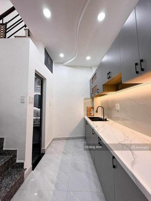 chốt trong đêm lê quang định p14 26m 3pn 3wc 3 tầng + sân thượng giá chỉ 4.xx tỷ