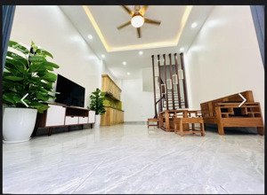 nhà đẹp - dân xây - lô góc - full nội thất -10m ra ô tô - dân trí cao - nở hậu- tiện ích đủ