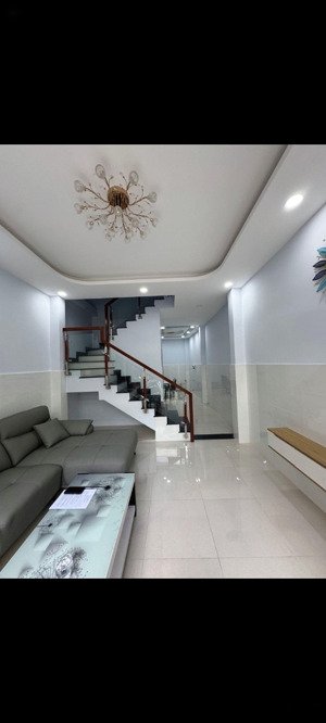 bán nhà 2 tầng 4.1 x 10 m (42 m) bành văn trân tân bình gần trường học giá 7.2 tỷ