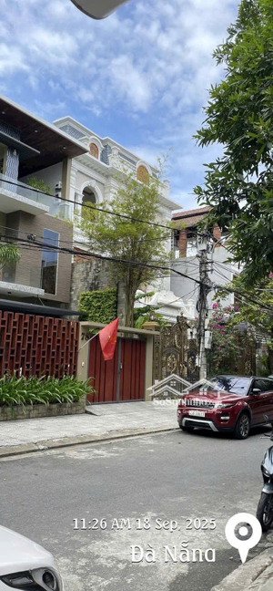 giá rẻ khó tin! biệt thự 2 mặt tiền 300m2 cực hiếm,ngay sân bay đà nẵng, full nội thất cao cấp !