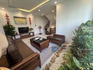 6 tầng trung tâm phúc lợi, đầy đủ nội thất mới tinh-ở ngay 6 đồng