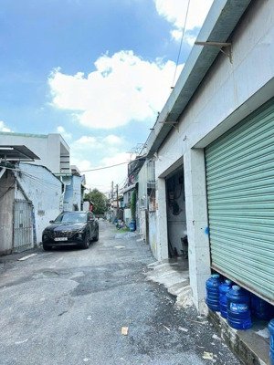 2 lô liền kề - có bán lẻ vị trí: p đông hoà, dĩ an. tphcm. đường 5m. khu dân trí cao.