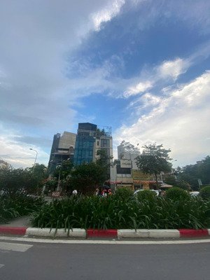 bán toà nhà 16 tầng mặt phố 2 chiều ngô quyền, trần hưng đạo. dòng tiền 2 tỷ/ tháng. sổ đỏ 1 chủ