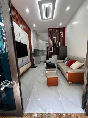 bán nhà trần thái tông, ngõ thoáng 3m, 60m ra phố, ô tô 50m, bãi gửi xe cách 3 nhà, lô góc 2 thoáng