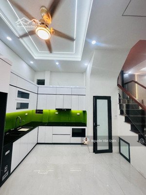 siêu hót cầu giấy - chỉ nhỉnh 6 tỷ sẵn nhà 4 tầng, mới xây - ngõ thông kinh doanh 28m2 x 3 tầng