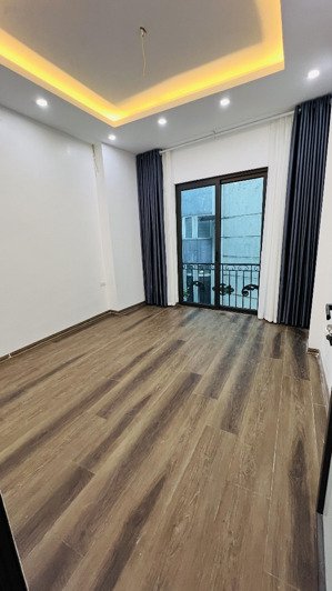 nhà tôn đức thắng, đống đa, nhà dân xây, mt3,9m, dt: 41m2, giá 9,25 tỷ