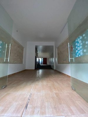 2 thoáng - gara ô tô - ô tô tránh - phân lô cầu giấy - dân xây - gần phố - kinh doanh - ở sướng