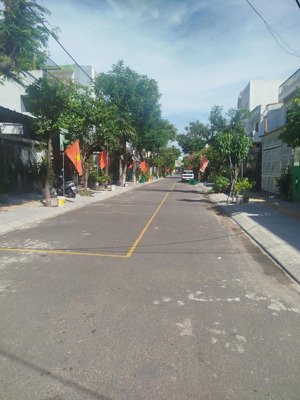 90m2, tặng hợp đồng thuê, gần chợ, gần biển, đất vuông, mặt tiền nam thọ 2 chỉ 9 tỷ.