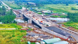 bán gấp lô đất nhà phố mt đường d3 khu vục kinh doanh buôn bán nhiều dt 5x27 giá 15,5 tỷ .