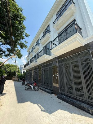 nhà 3tx66m2 ô tô đỗ cửa - biệt thự sân vườn 10p di chuyển bx yên nghĩa, full tiện ích