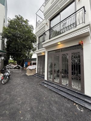 cự khối long biên - nhà đẹp đón tết - ô tô đỗ gần - 4 phòng ngủ công năng đầy đủ - an sinh tốt