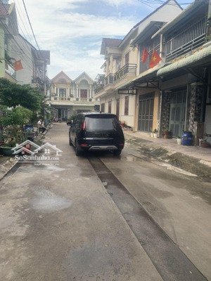 nhà đẹp giá rẻ. khu dân cư đông đúc. nhà gần ql 1k